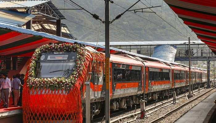 Modi Inaugurates Rail Link Connecting Kashmir Valley to Indian Mainland