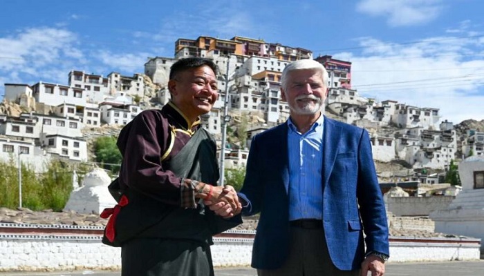 China Cuts Diplomatic Ties with Czech President After Dalai Lama Meeting