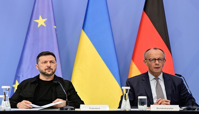 Trump Eyes Trilateral Talks Ahead of Putin Summit as Zelenskyy Ramps Up Pressure