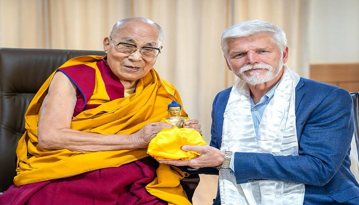 China Cuts Diplomatic Ties with Czech President After Dalai Lama Meeting