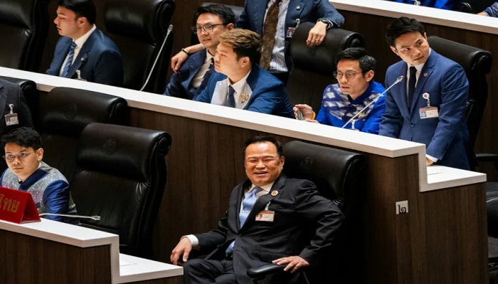 Anutin Beats Shinawatra Rival to Become Thailand’s PM